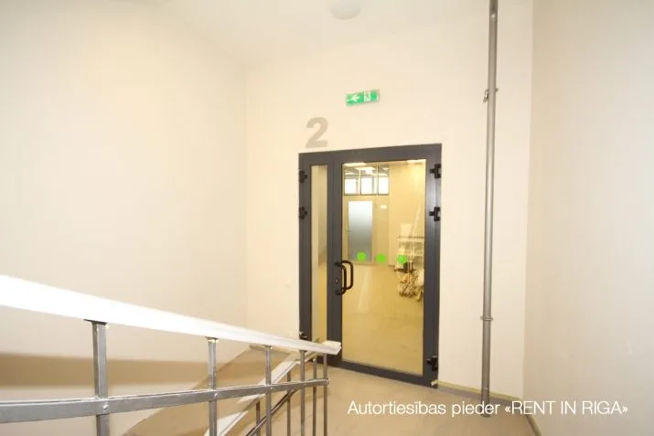 Izīrē tirdzniecības telpas, Bruņinieku iela 49 k-2, Rīga, Labais krasts, Centrs / 4 402 € 40