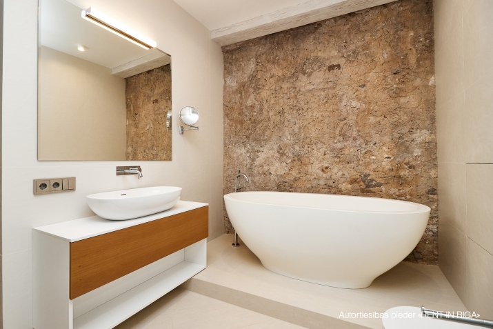 Miesnieku iela 15 15