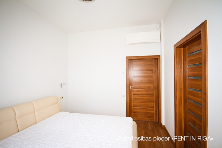 Peldu iela 2 7