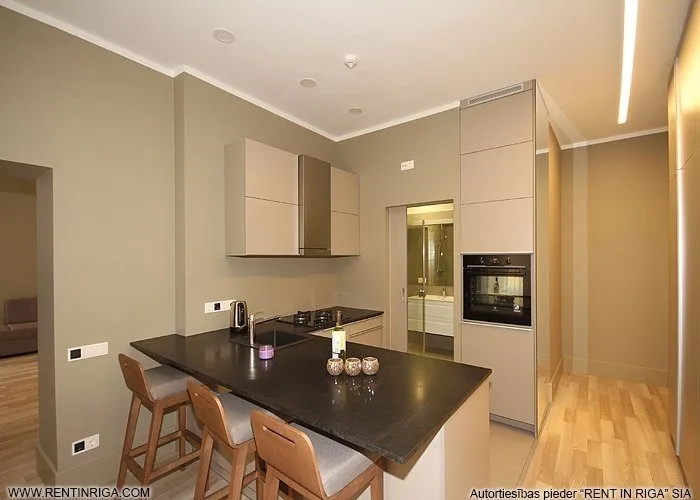 Pārdod dzīvokli, Meistaru iela 8, Rīga, Labais krasts, Centrs / 175 000 € 1