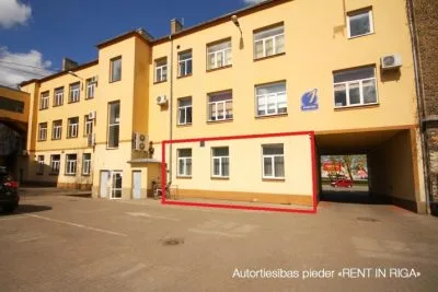 Izīrē tirdzniecības telpas, Brīvības gatve iela 224, Rīga, Teika / 1225 € 4