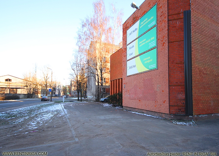 Trijādības iela 4 4