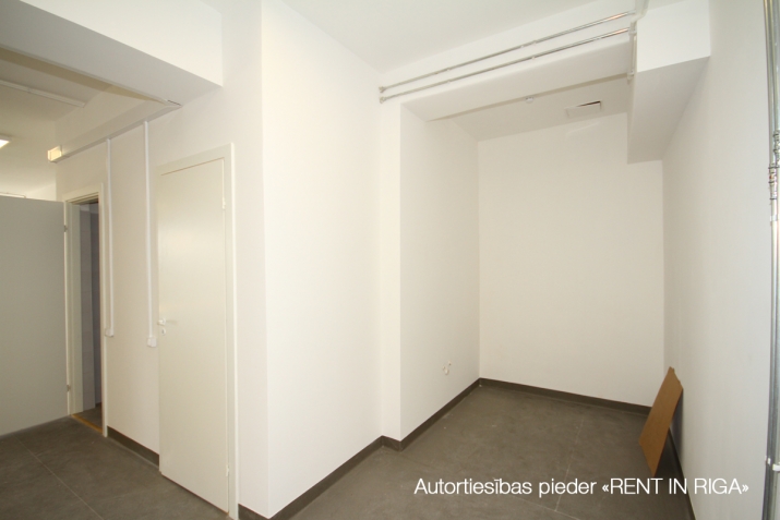 Izīrē biroju, Brīvības gatve iela 403, Rīga, Labais krasts, Jugla / 1 450 € 15