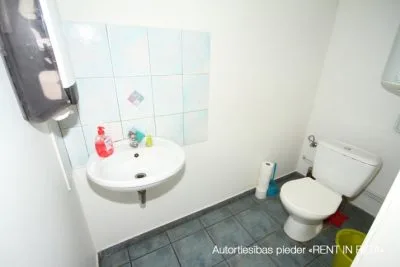 Izīrē tirdzniecības telpas, Brīvības iela 155, Rīga, Labais krasts, Centrs / 1 500 € 5