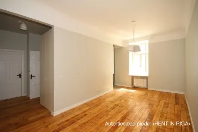 Izīrē dzīvokli, Krišjāņa Barona iela 76, Rīga, Labais krasts, Centrs / 670 € 1