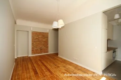 Izīrē dzīvokli, Krišjāņa Barona iela 76, Rīga, Labais krasts, Centrs / 670 € 2