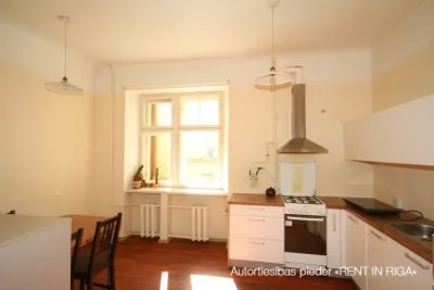 Izīrē dzīvokli, Stabu iela 46/48, Rīga, Labais krasts, Centrs / 450 € 1