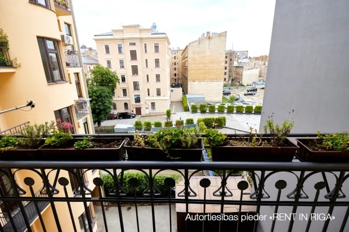 Pārdod dzīvokli, Blaumaņa iela 16, Rīga, Labais krasts, Centrs / 450 000 € 25