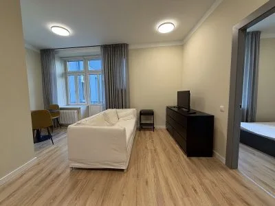 Izīrē dzīvokli, Valdemāra iela 61, Rīga, Labais krasts, Centrs / 590 € 1