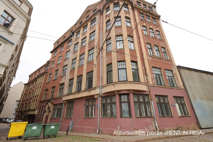 Attēls 1 no 13