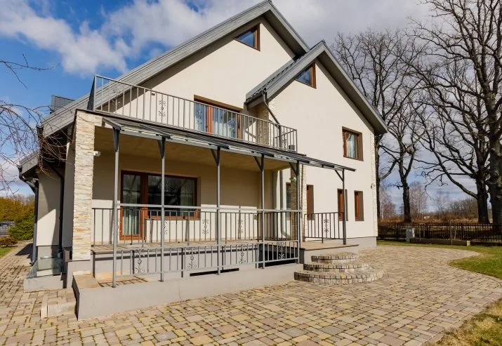 Tālivalža iela 1 2