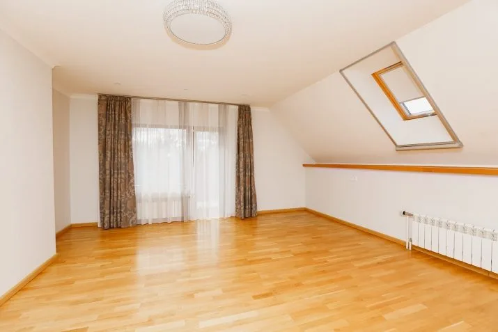 Pārdod māju, Tālivalža iela 1, Valmiera / 370 000 € 16