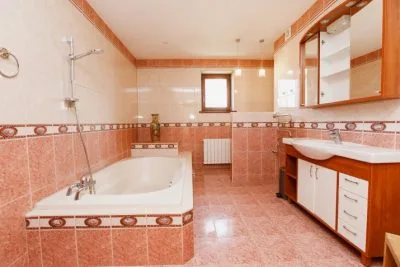 Pārdod māju, Tālivalža iela 1, Valmiera / 370 000 € 20