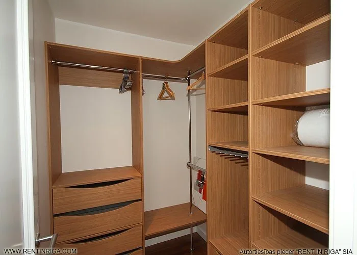 Pārdod dzīvokli, Jāņa Daliņa iela 8, Rīga, Labais krasts, Centrs / 225 000 € 10