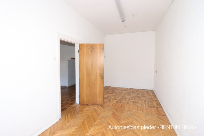 Senču iela 4 12