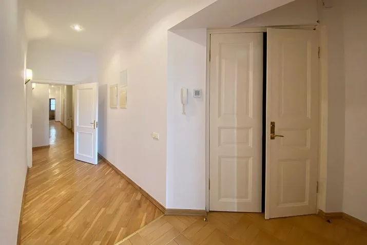 Продажа офиса, Raiņa bulvāris улица 3, Rīga, Labais krasts, Centrs / 342 000 € 15