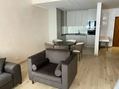 Pārdod dzīvokli, Strēlnieku iela 7, Rīga, Centrs / 195000 € 2