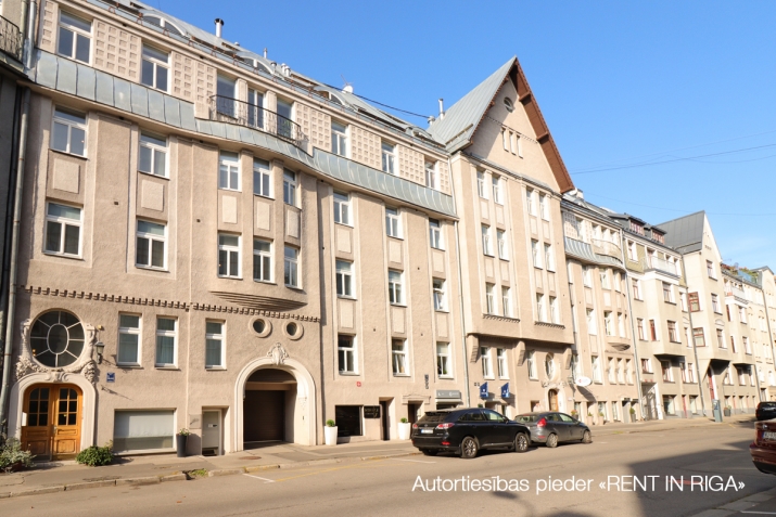 Pārdod dzīvokli, Rūpniecības iela 7, Rīga, Labais krasts, Centrs / 320 000 € 1