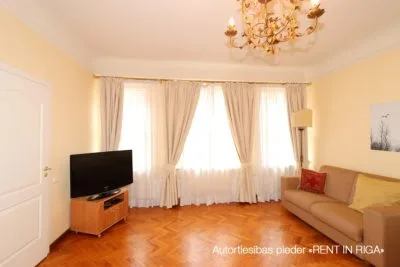 Izīrē dzīvokli, Ernesta Birznieka Upīša iela 27, Rīga, Labais krasts, Centrs / 350 € 2