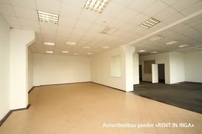Izīrē tirdzniecības telpas, Kalnciema iela 87, Rīga, Šampēteris / 1530 € 7