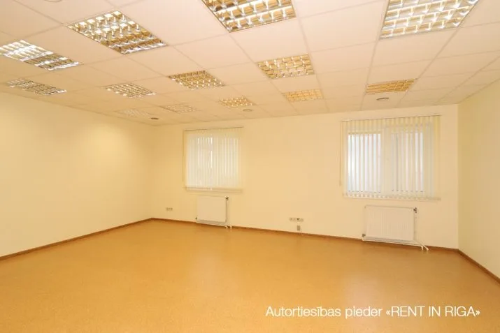 Izīrē tirdzniecības telpas, Artilērijas iela 40, Rīga, Labais krasts, Centrs / 881 € 16