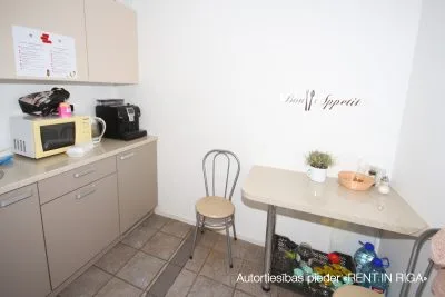 Аренда tорговые помещения, Pētersalas улица 1b, Rīga, Centrs / 1850 € 6
