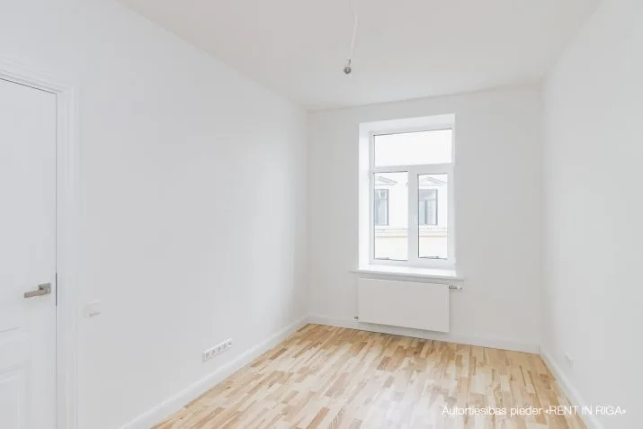 Lāčplēša iela 24 5