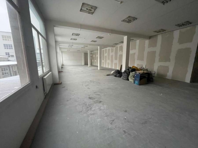 Image 1 of 7