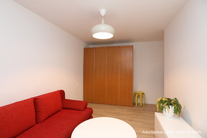 Izīrē dzīvokli, Lokomotīves iela 22, Rīga, Labais krasts, Ķengarags / 300 € 5