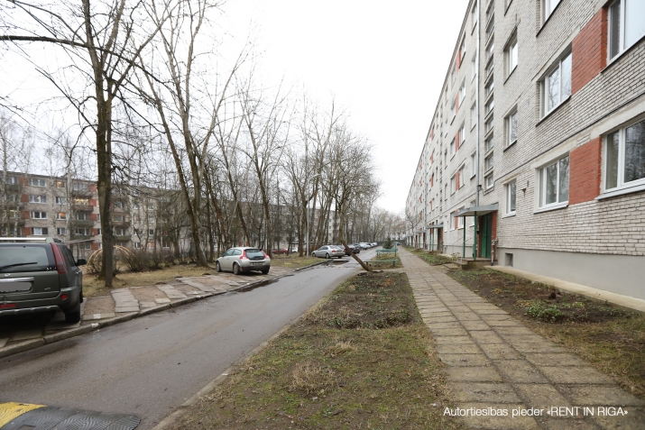 Izīrē dzīvokli, Lokomotīves iela 22, Rīga, Labais krasts, Ķengarags / 300 € 12