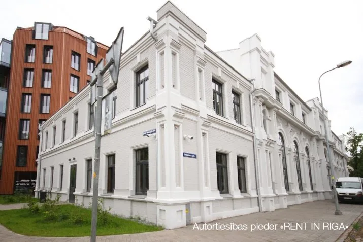 Pārdod dzīvokli, Strēlnieku iela 8, Rīga, Labais krasts, Centrs / 444 257 € 13