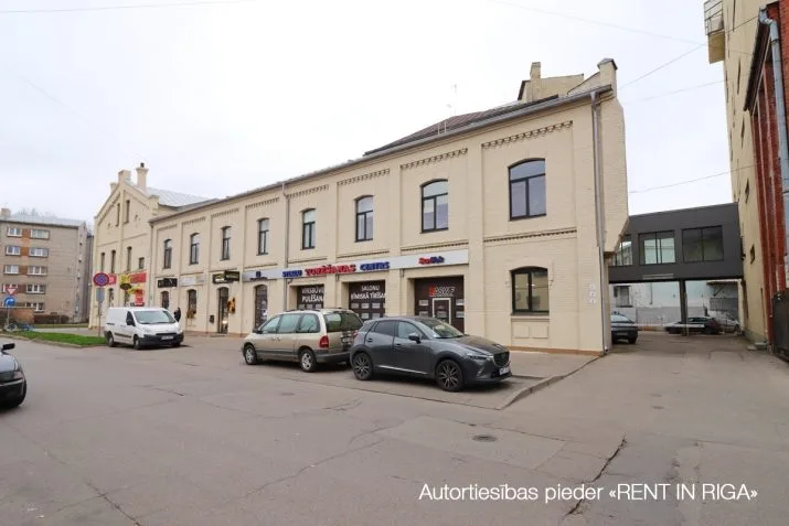 Dārzaugļu iela 1B 1