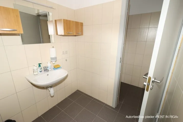 Izīrē biroju, Ieriķu iela 5, Rīga, Labais krasts, Centrs / 1 140 € 8