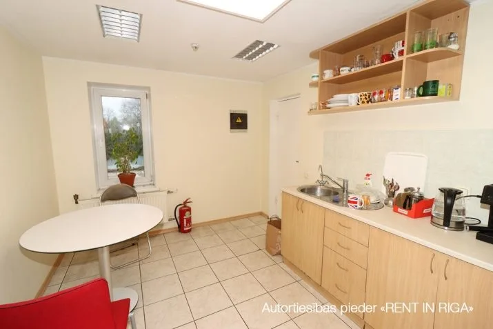 Izīrē tirdzniecības telpas, Artilērijas iela 40, Rīga, Labais krasts, Centrs / 415 € 11