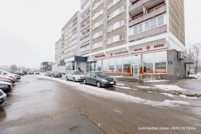 Izīrē tirdzniecības telpas, Dzelzavas iela 57, Rīga, Labais krasts, Purvciems / 1 600 € 2
