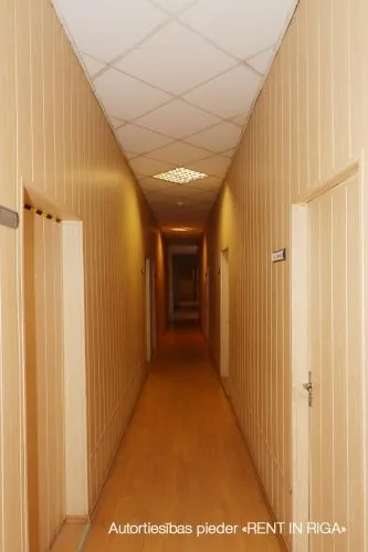 Izīrē tirdzniecības telpas, Brīvības iela 137, Rīga, Labais krasts, Centrs / 219 € 7