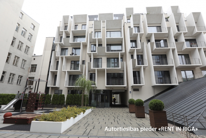 Izīrē dzīvokli, Dzirnavu iela 83, Rīga, Labais krasts, Centrs / 950 € 20