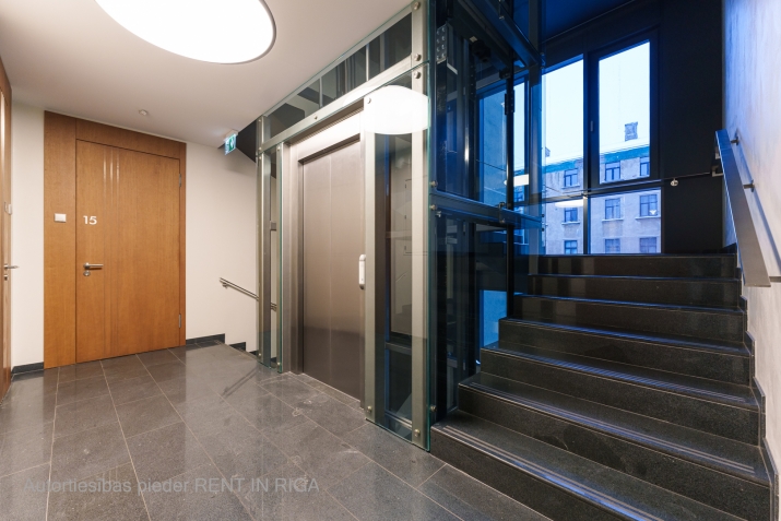 Izīrē dzīvokli, Dzirnavu iela 83, Rīga, Labais krasts, Centrs / 950 € 21