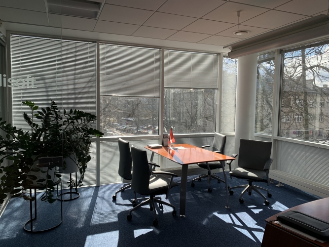 Image 1 of 18