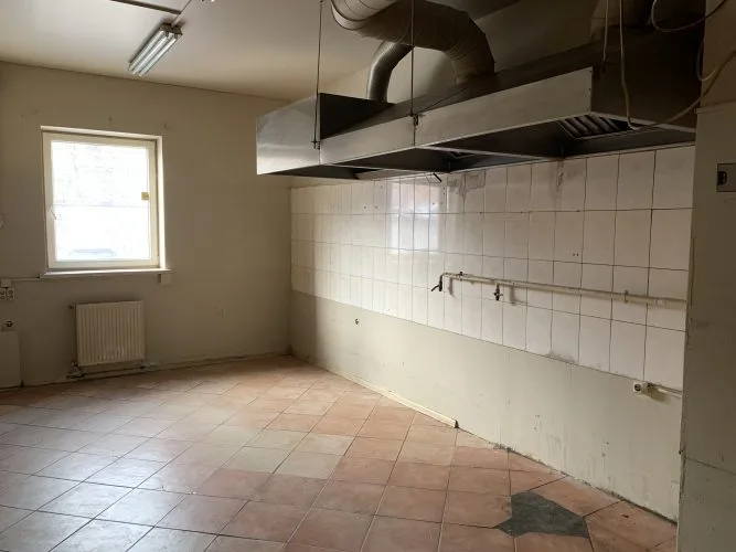 Izīrē tirdzniecības telpas, Matīsa iela 28A, Rīga, Labais krasts, Centrs / 1 000 € 8