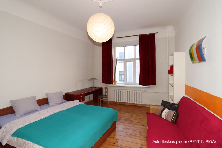 Izīrē dzīvokli, Lāčplēša iela 18, Rīga, Labais krasts, Centrs / 800 € 8