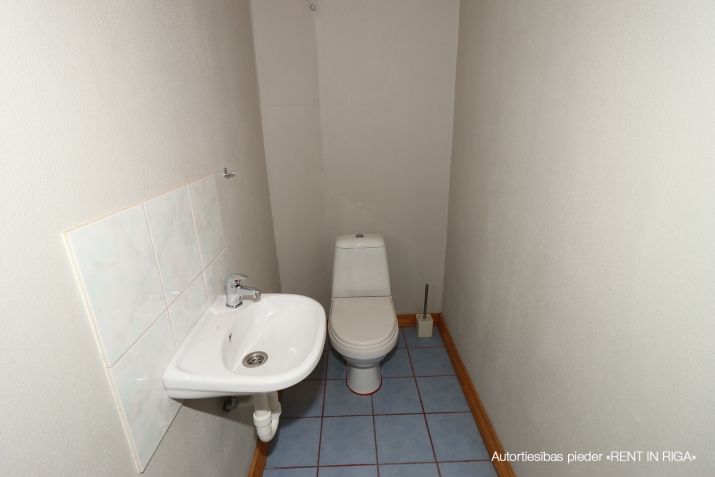 Izīrē dzīvokli, Lāčplēša iela 18, Rīga, Labais krasts, Centrs / 800 € 7
