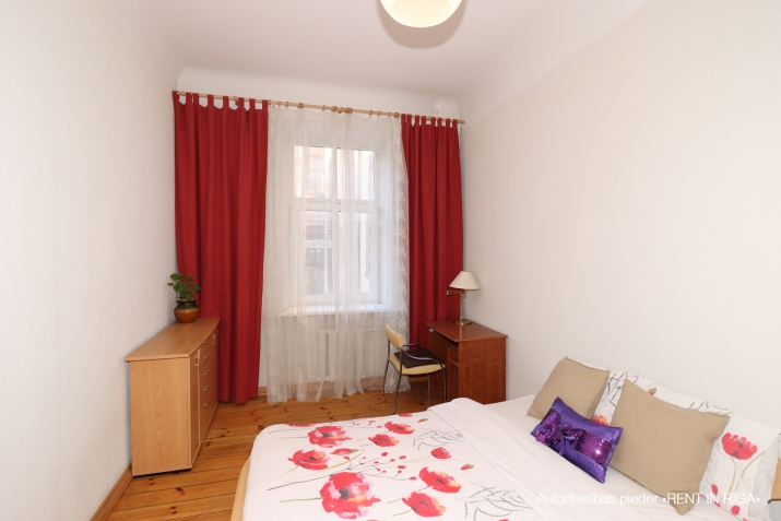 Izīrē dzīvokli, Lāčplēša iela 18, Rīga, Labais krasts, Centrs / 800 € 4