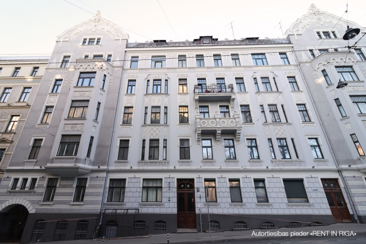 Izīrē dzīvokli, Lāčplēša iela 18, Rīga, Labais krasts, Centrs / 800 € 19