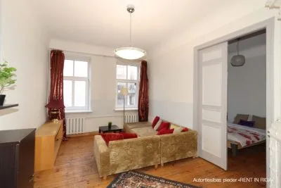 Izīrē dzīvokli, Lāčplēša iela 18, Rīga, Labais krasts, Centrs / 800 € 2