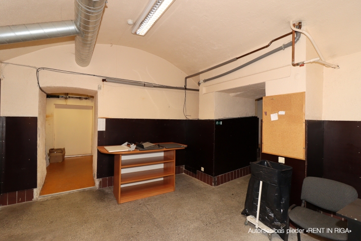 Izīrē komercplatību, Merķeļa iela 19, Rīga, Labais krasts, Centrs / 500 € 16
