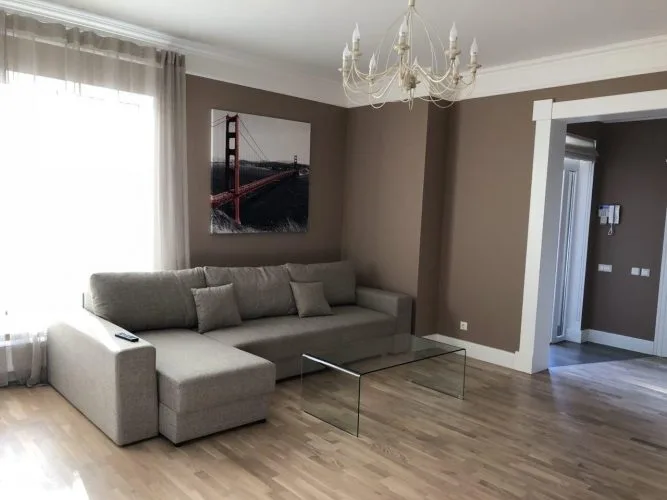 Aveņu iela 45 4