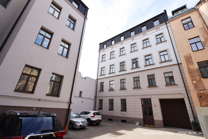 Izīrē dzīvokli, Dzirnavu iela 6, Rīga, Labais krasts, Centrs / 800 € 14