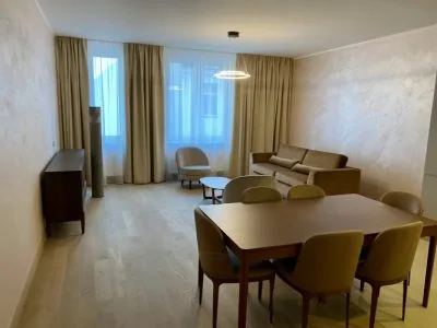Izīrē dzīvokli, Strēlnieku iela 7, Rīga, Labais krasts, Centrs / 1 600 € 1