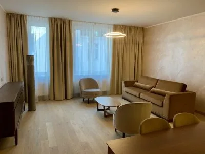 Izīrē dzīvokli, Strēlnieku iela 7, Rīga, Labais krasts, Centrs / 1 600 € 2